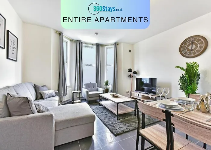 West Ealing Serviced Apts- 2 Bedroom 2 Bath Parking Near Station With Off Street Parking By 360Stays
